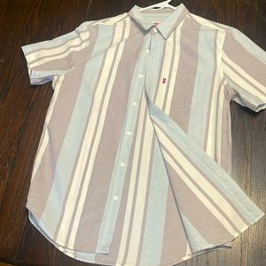 Men’s Levi button up shirt - medium